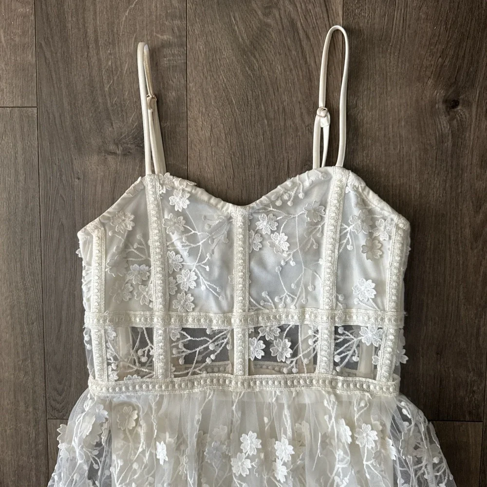 Altar’s State White Floral Lace Dress - Picture 6 of 7
